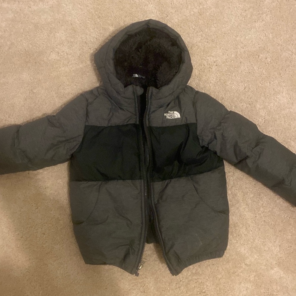 Charcoal Gray/Black Northface Toddler Bambin Jacket size 6T